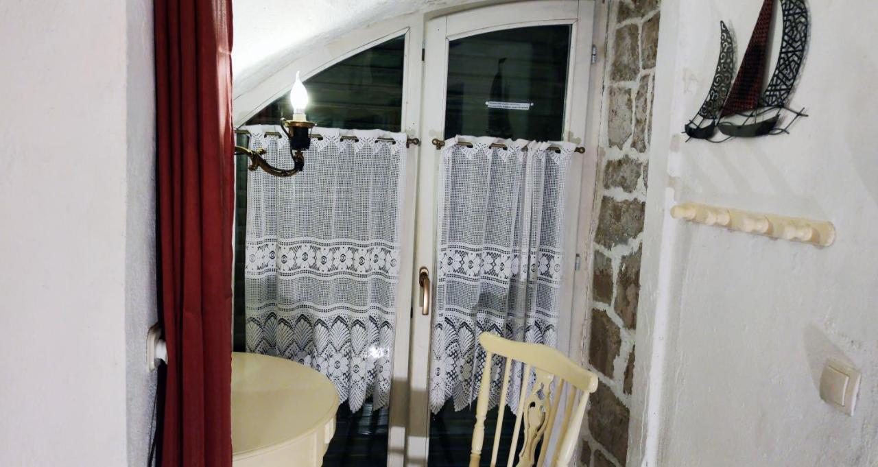 Apartment Alena With Terrace And Garden Center Jelsa Jelsa (Hvar) Exterior foto